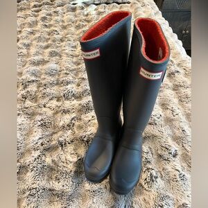 New Hunter Tall Insulated Black Boots with Vibrant Lining